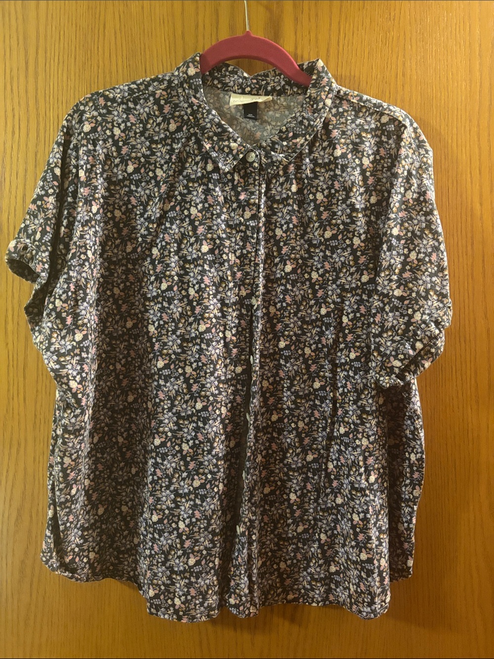 Universal Thread Black Floral Button-Down Shirt